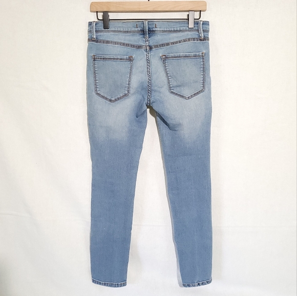 Free People Low-rise, light wash Skinny Jeans, size 26 - Picture 2 of 8